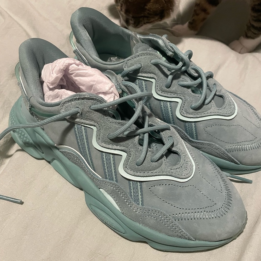 Adidas Ozweego Vapour Steel size: men 6.5/women 7.5